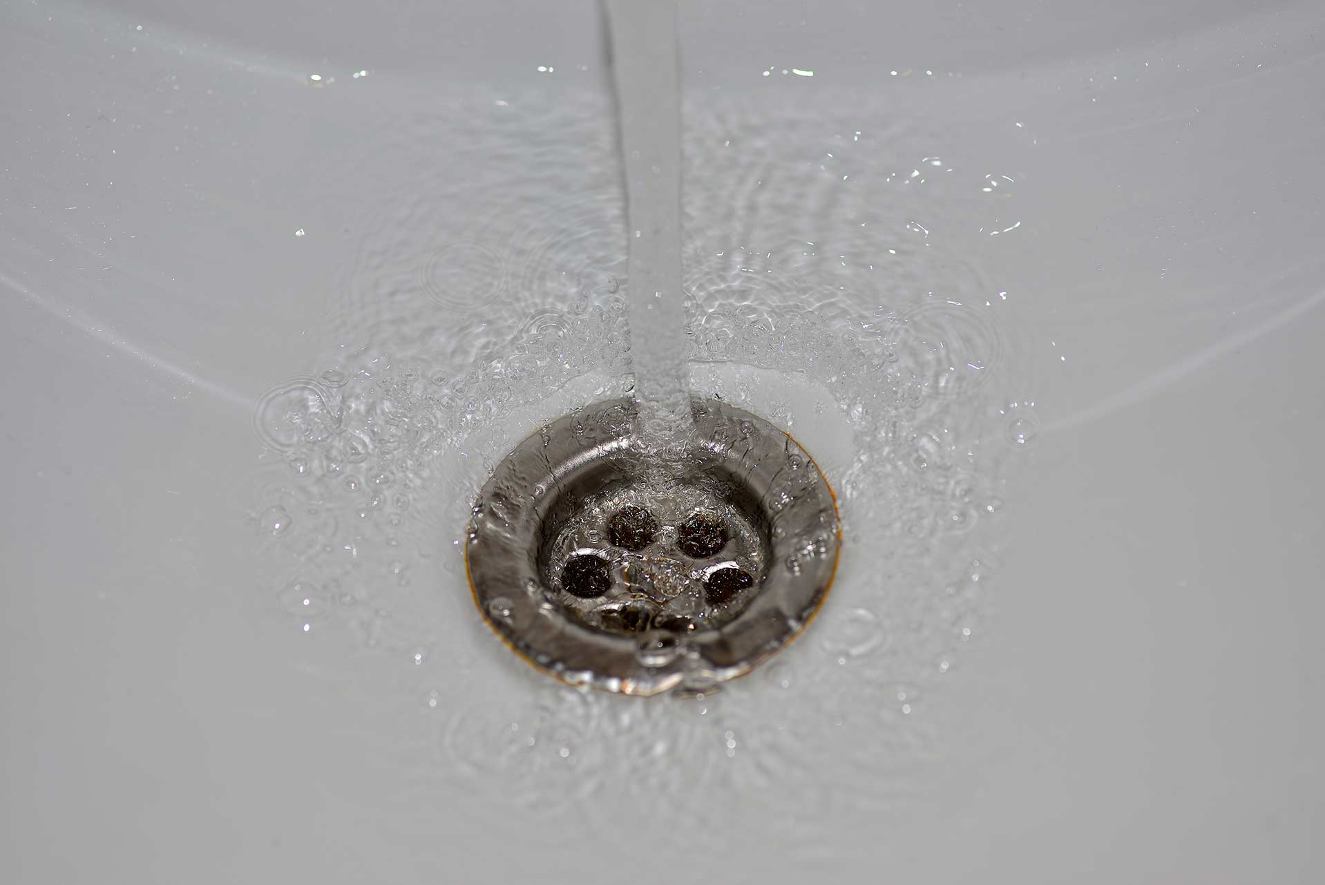 A2B Drains provides services to unblock blocked sinks and drains for properties in Raynes Park.